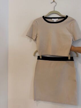 House of Harlow 1960 Beige Mini Skirt with Black Waistband
